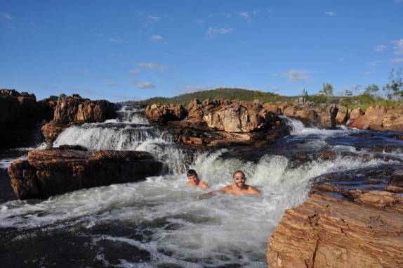 Hidromassagem nas corredeiras do Rio Preto, no P.N Chapada dos Veadeiros, região de São Jorge - GO